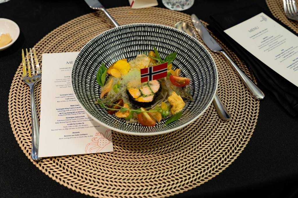 Canh chua cá hồi Na Uy