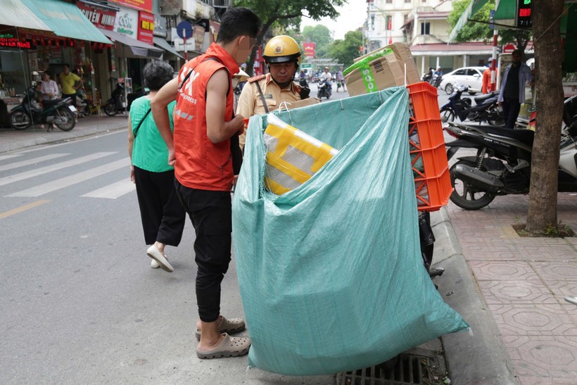 Xây dựng văn hóa giao thông cho tài xế xe công nghệ