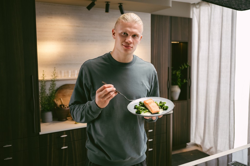 Ngôi sao bóng đá Erling Haaland trong vai trò đại sứ toàn cầu cho “Hải sản đến từ Na Uy”