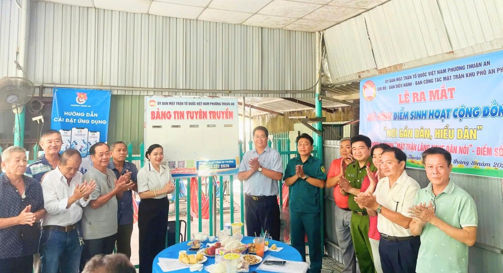 Ủy ban MTTQ Việt Nam phường Thuận An (TP Hồ Chí Minh) tổ chức ra mắt mô hình “Điểm sinh hoạt cộng đồng - nơi gần dân, hiểu dân” tại điểm số 02 nhà hộ bà Nguyễn Thị Thịnh (khu phố An Phú)