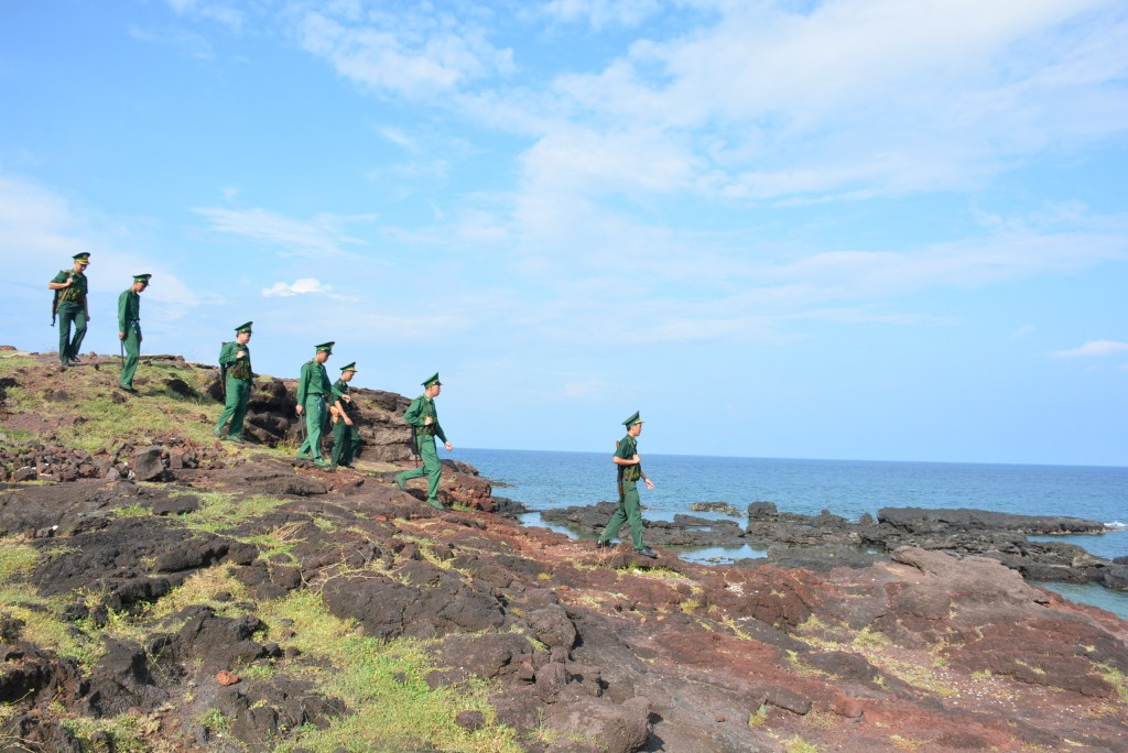 Những chiến sĩ biên phòng luôn quán triệt nghiêm phương châm “Vui xuân mới nhưng không quên nhiệm vụ”