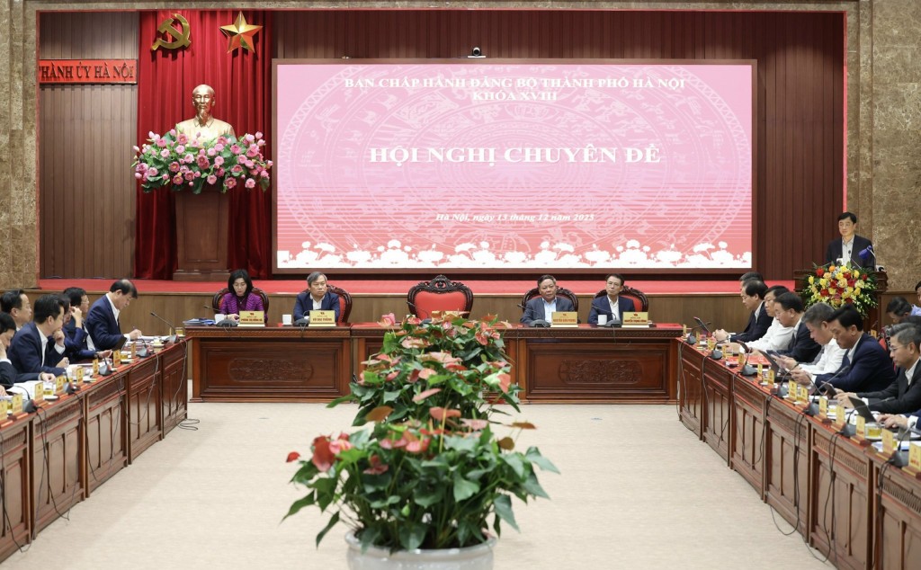 Đổi mới tư duy lãnh đạo, quyết tâm phát triển bứt phá