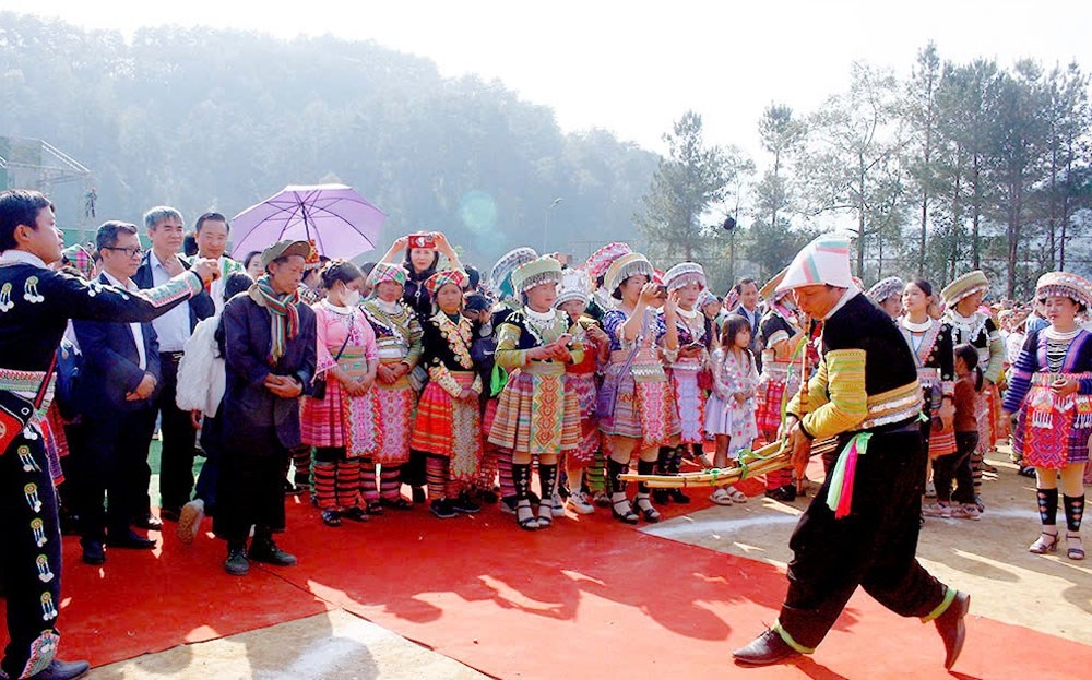 Lào Cai: Phát triển công nghiệp văn hóa từ di sản
