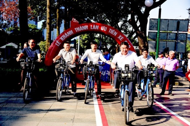 TP Hồ Chí Minh khánh thành làn ưu tiên xe đạp đầu tiên
