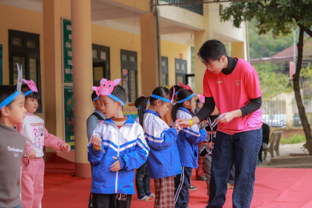 Nhóm Green Gables: Trưởng thành hơn qua những chuyến thiện nguyện vùng cao