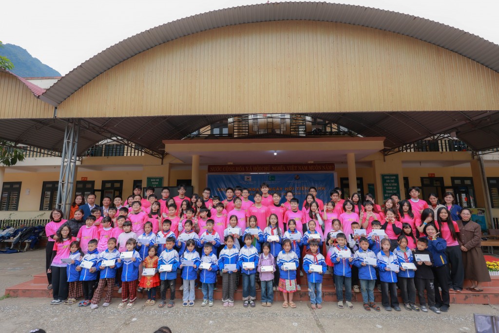 Nhóm Green Gables: Trưởng thành hơn qua những chuyến thiện nguyện vùng cao