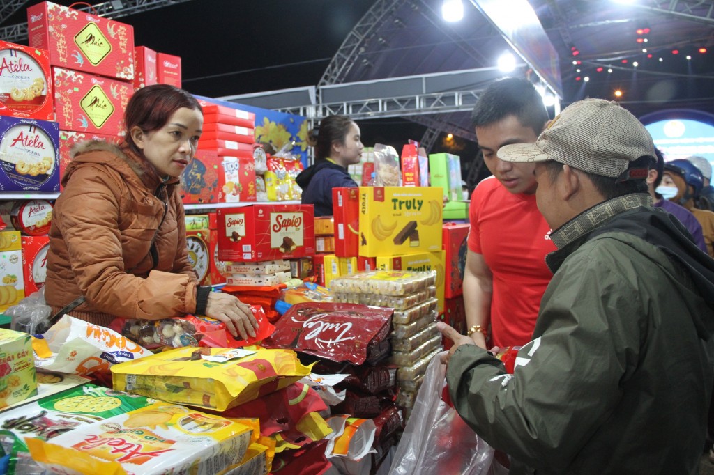 Để mọi người lao động đều có Tết đủ đầy, an vui