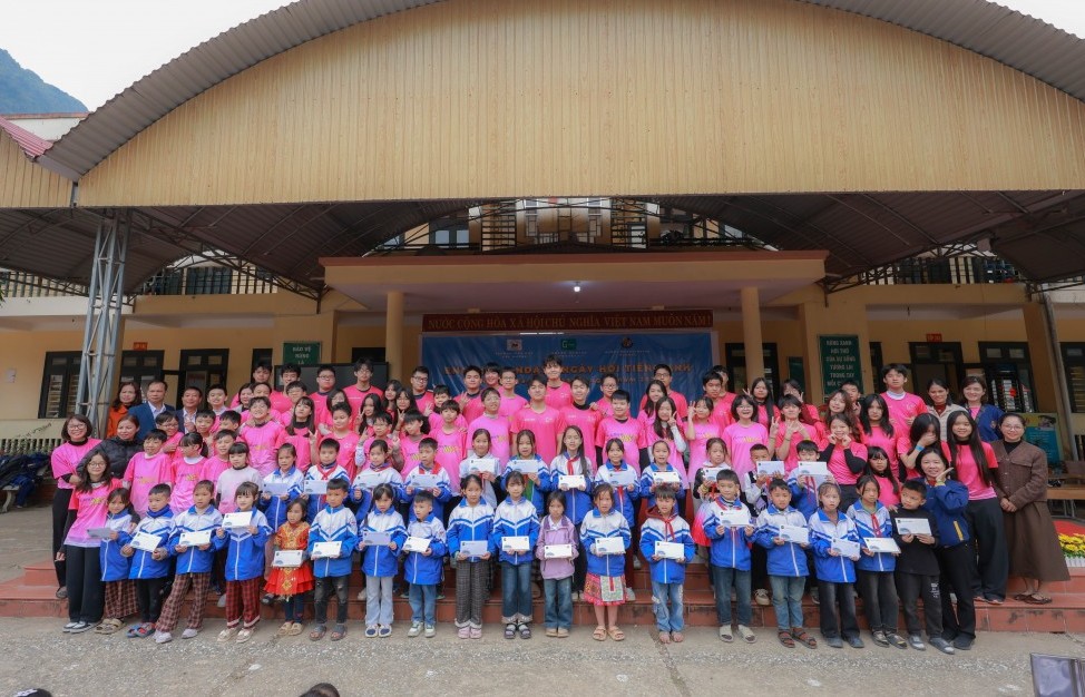 Nhóm Green Gables: Trưởng thành hơn qua những chuyến thiện nguyện vùng cao