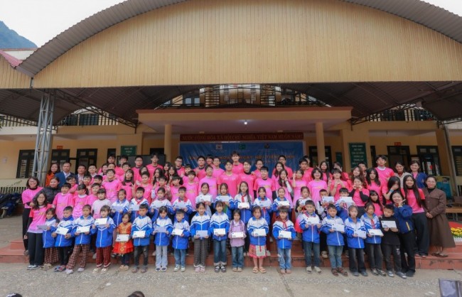 Nhóm Green Gables: Trưởng thành hơn qua những chuyến thiện nguyện vùng cao