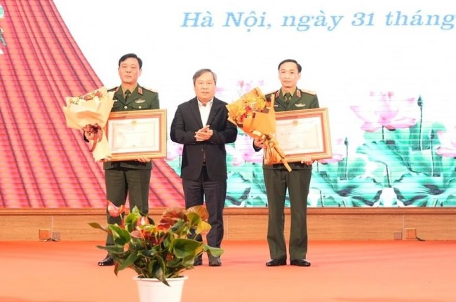 Xây dựng lực lượng vũ trang Thủ đô vững mạnh trong tình hình mới