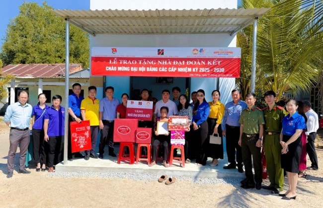 Trao nhà Đại đoàn kết, lan tỏa nghĩa tình tuổi trẻ Dầu Tiếng