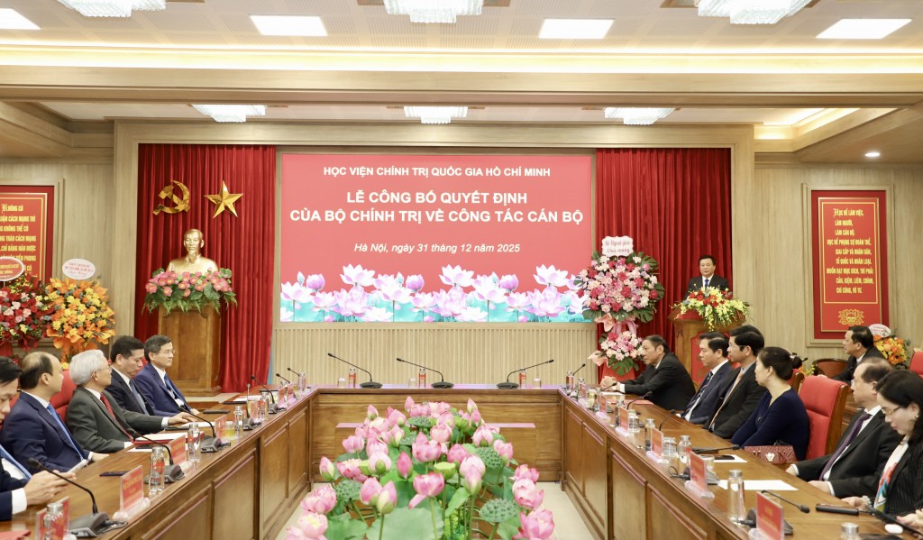 Lễ công bố quyết định của Bộ Chính trị về công tác cán bộ