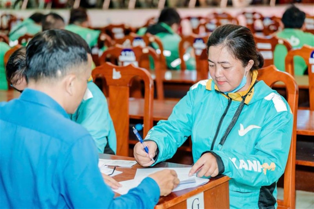 VinFast hợp tác CEP hỗ trợ tài xế xe ôm tại Thành phố Hồ Chí Minh mua xe máy điện trả góp lãi suất 0%