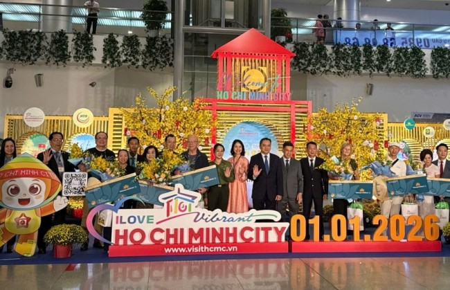 TP Hồ Chí Minh chào đón những vị du khách “xông đất” đầu tiên