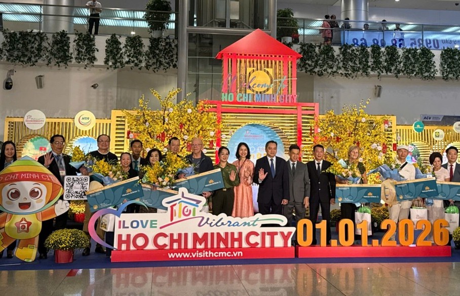 TP Hồ Chí Minh chào đón những vị du khách “xông đất” đầu tiên