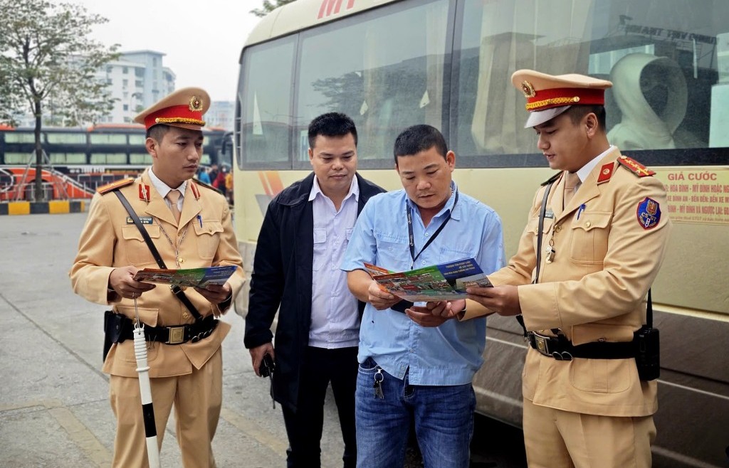 Sẵn sàng phương án vận tải hành khách dịp Tết Nguyên đán Bính Ngọ