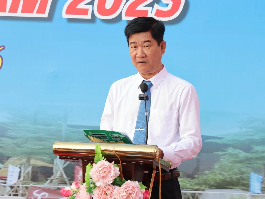 Phó Giám đốc Sở Văn hóa, Thể thao và Du lịch TP Cần Thơ Lâm Thanh Dũng phát biểu tại buổi lễ khai mạc. Phó Giám đốc Sở Văn hóa, Thể thao và Du lịch TP Cần Thơ Lâm Thanh Dũng phát biểu tại buổi lễ khai mạc.