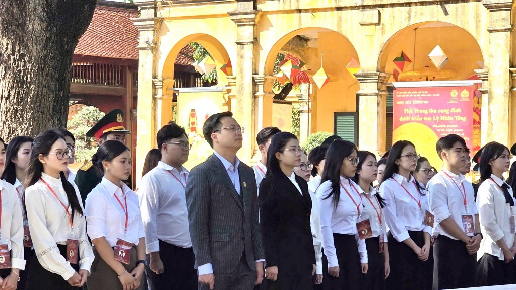 Phó Bí thư Thành đoàn Hà Nội Trần Quang Hưng tham dự hoạt động tuyên dương thủ khoa xuất sắc tốt nghiệp trường đại học, học viện trên địa bàn