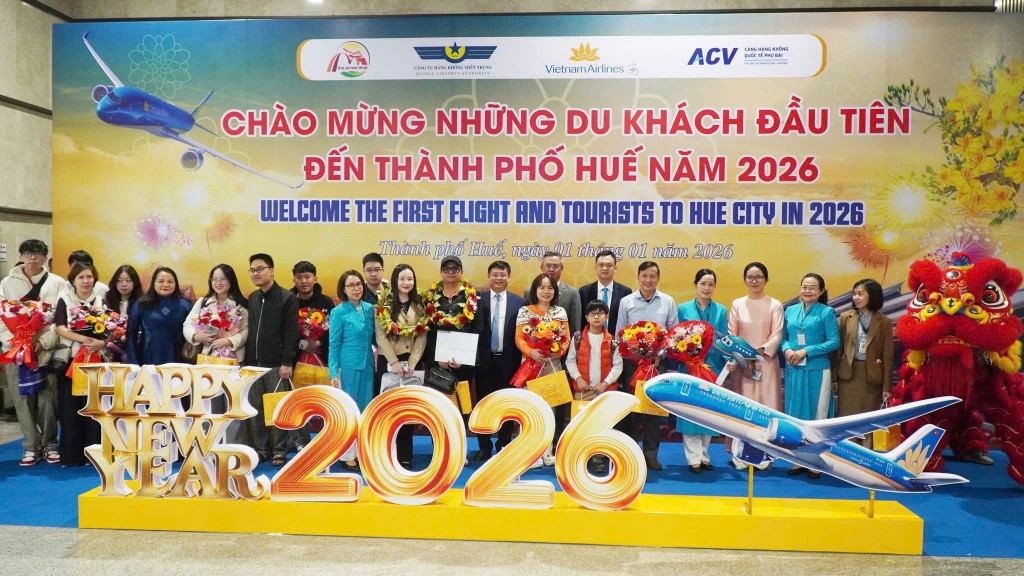 Bước sang năm 2026, thành phố Huế đặt mục tiêu đón từ 7 – 7,5 triệu lượt khách, tổng thu từ du lịch đạt khoảng 15.000 tỷ đồng Bước sang năm 2026, thành phố Huế đặt mục tiêu đón từ 7 – 7,5 triệu lượt khách, tổng thu từ du lịch đạt khoảng 15.000 tỷ đồng