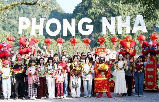 Vườn Quốc gia Phong Nha - Kẻ Bàng đón khách “xông đất”