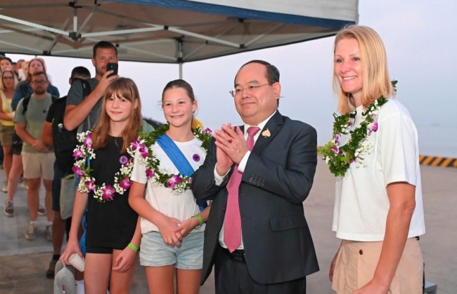 Quảng Ninh đón tàu chở hơn 3.000 khách quốc tế trong ngày đầu năm