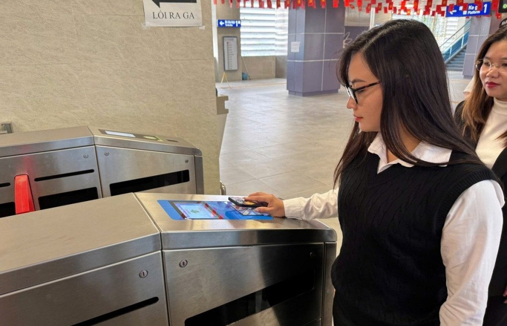 Thử nghiệm hệ thống soát vé thông minh trên tuyến Nhổn - Ga Hà Nội