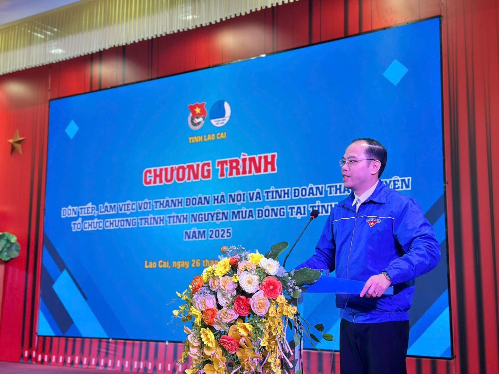 Đồng chí Nguyễn Tiến Hưng – Thành ủy viên, Phó Chủ tịch Ủy ban MTTQ Việt Nam thành phố Hà Nội, Bí thư Thành đoàn Hà Nội phát biểu tại Chương trình đón tiếp, làm việc với Tỉnh đoàn Lào Cai và Tỉnh đoàn Thái Nguyên, thống nhất các nội dung phối hợp tổ chức chương trình tình nguyện mùa đông năm 2025.