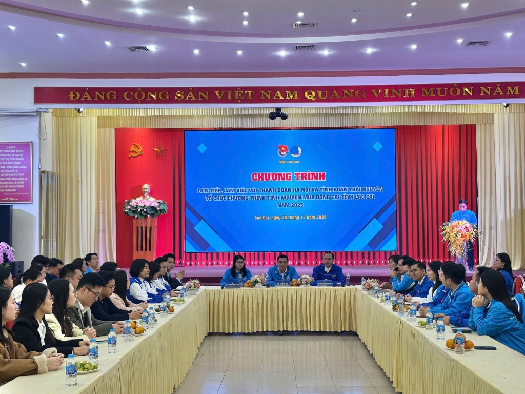Quang cảnh buổi làm việc giữa Thành đoàn Hà Nội do đồng chí Nguyễn Tiến Hưng – Bí thư Thành đoàn Hà Nội làm trưởng đoàn với Tỉnh đoàn Lào Cai và Tỉnh đoàn Thái Nguyên về triển khai các hoạt động tình nguyện mùa đông năm 2025.