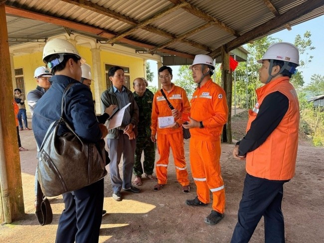 EVNNPC “thần tốc” xoá vùng “lõm điện, lõm sóng" nơi biên cương