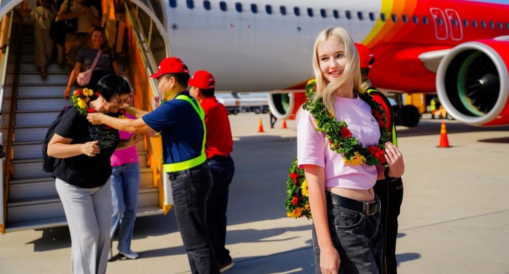 Lượng hành khách thông qua sân bay Cam Ranh trong đợt Tết Dương lịch 2026 tăng khoảng 15% so với cùng kỳ năm 2025 Lượng hành khách thông qua sân bay Cam Ranh trong đợt Tết Dương lịch 2026 tăng khoảng 15% so với cùng kỳ năm 2025