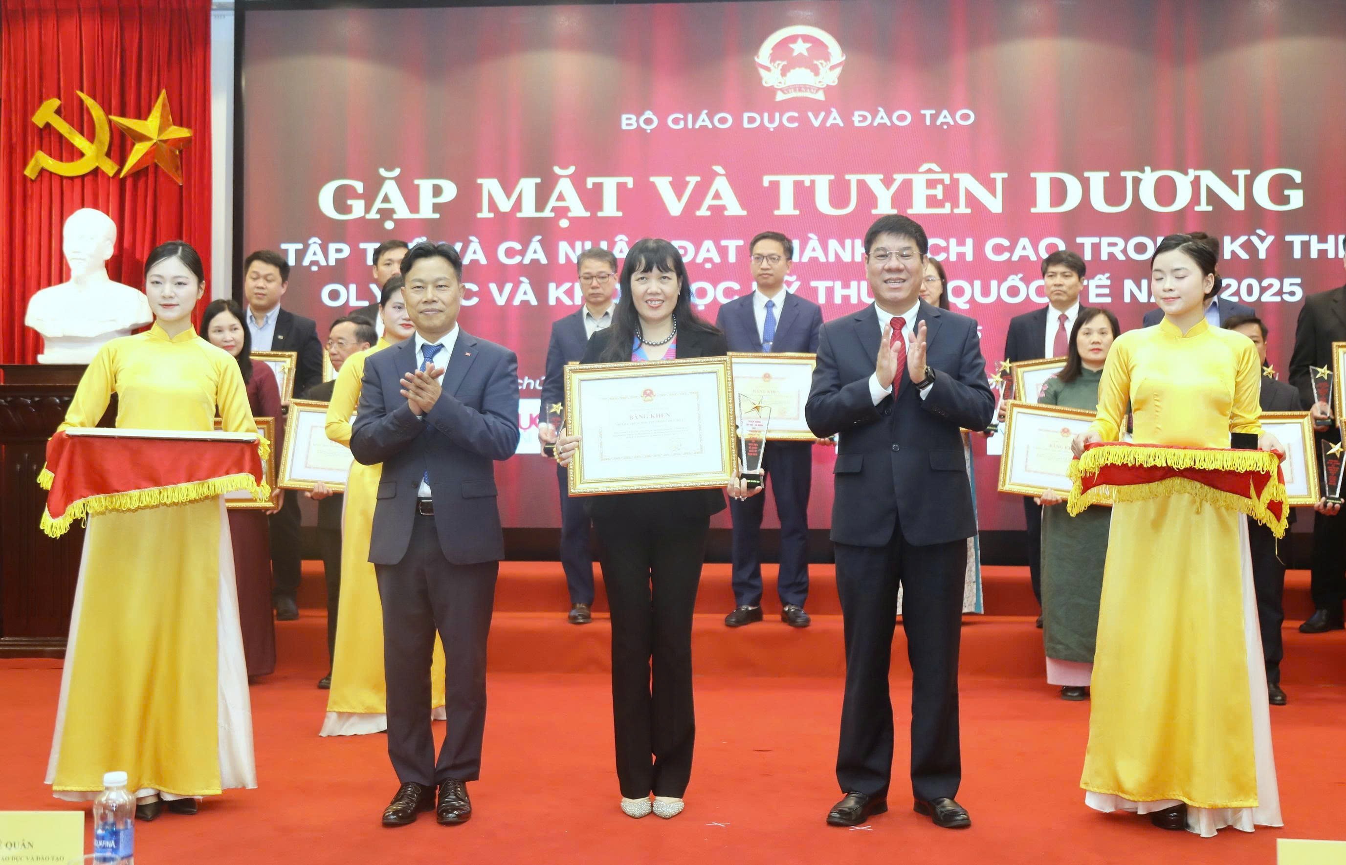 Từ chiến lược bền bỉ đến những đỉnh cao tri thức