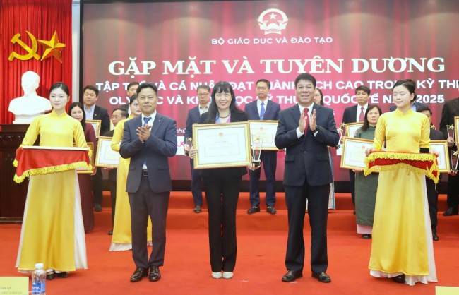 Từ chiến lược bền bỉ đến những đỉnh cao tri thức