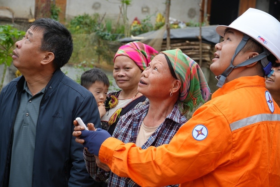 EVNNPC tiếp nối truyền thống đồng hành, tri ân khách hàng