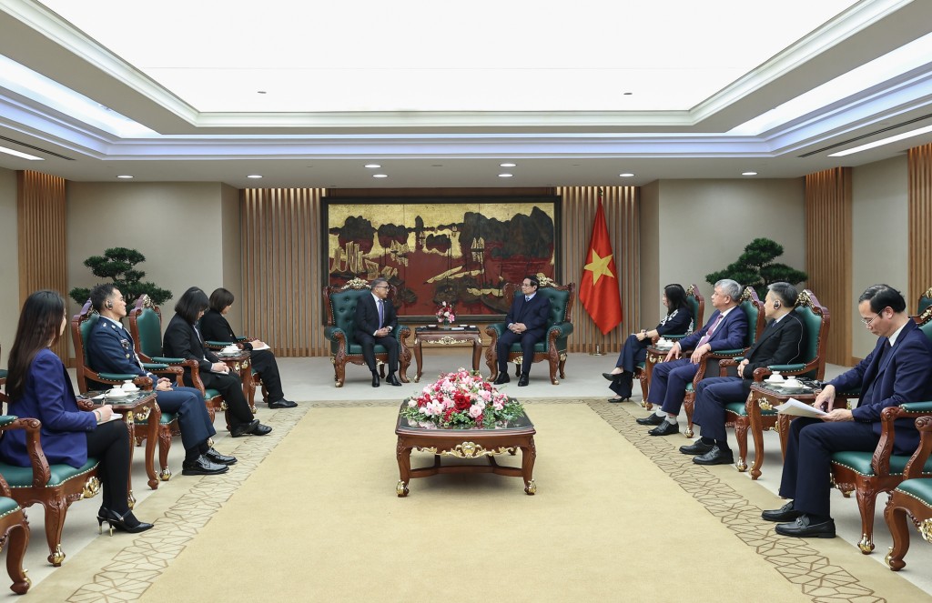 Đại sứ Meynardo Los Banos Montealegre đánh giá cao công tác chỉ đạo, điều hành quyết liệt, hiệu quả của Chính phủ Việt Nam; cảm ơn sự ủng hộ, hỗ trợ của Chính phủ, Thủ tướng Chính phủ và nhân dân Việt Nam đối với Đại sứ quán Philippines - Ảnh: VGP/Nhật Bắc