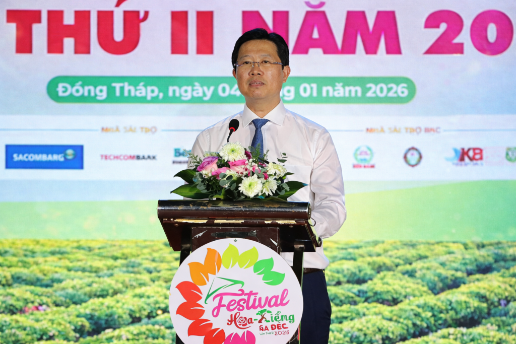 Phó Chủ tịch UBND tỉnh Đồng Tháp Huỳnh Minh Tuấn phát biểu tại Lễ bế mạc Festival Hoa - Kiểng Sa Đéc lần thứ II.