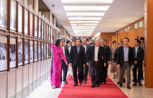 Triển lãm “80 năm Quốc hội Việt Nam đồng hành cùng dân tộc”