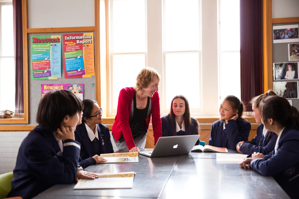 NZSS 2026 quy tụ 56 trường trung học trên toàn New Zealand với đa dạng loại hình và chương trình giảng dạy.