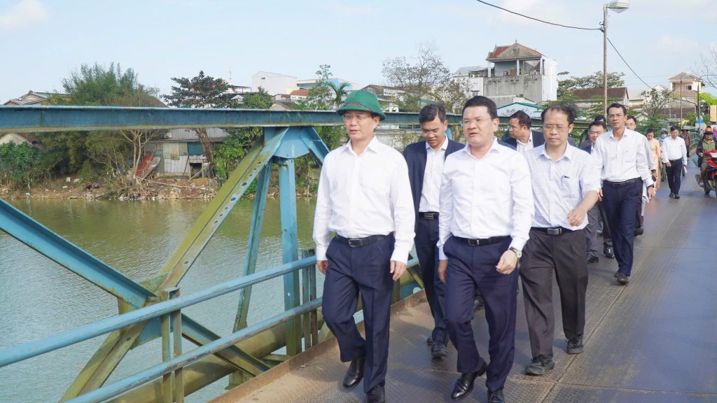 Cầu qua Cồn Hến sẽ là điểm nhấn kiến trúc đô thị, góp phần hoàn thiện mạng lưới giao thông, tăng cường kết nối hai bờ sông Hương Cầu qua Cồn Hến sẽ là điểm nhấn kiến trúc đô thị, góp phần hoàn thiện mạng lưới giao thông, tăng cường kết nối hai bờ sông Hương