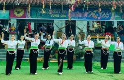 Vui đón mùa xuân rộn rã tại “Tết bản làng”