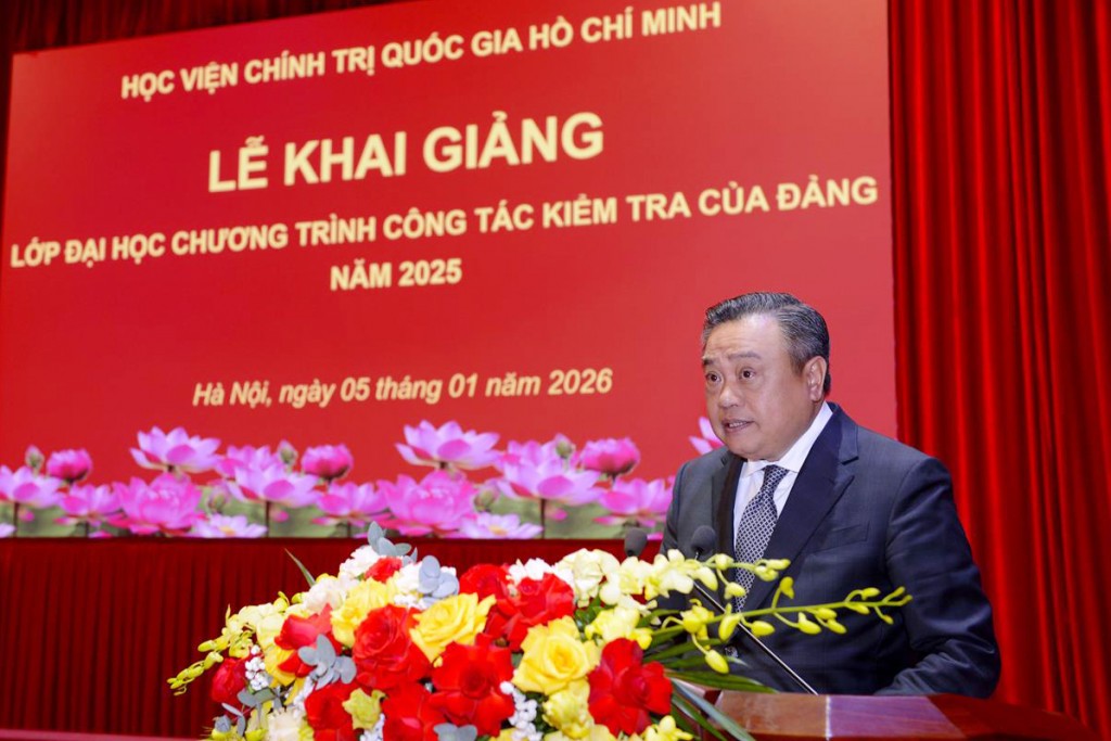 Đồng chí Trần Sỹ Thanh, Ủy viên Trung ương Đảng, Chủ nhiệm Ủy ban Kiểm tra Trung ương phát biểu tại buổi lễ