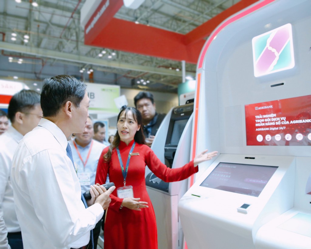 Cuộc bứt phá ngoạn mục trong “cuộc đua” chuyển đổi số