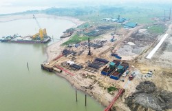 Khai thông mặt bằng, tăng tốc triển khai các công trình vượt sông Hồng