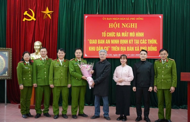 Ra mắt mô hình "Giao ban định kỳ an ninh thôn, khu dân cư"