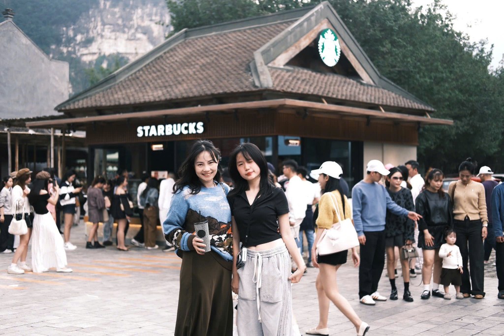 Những chuyến đi chơi ngắn ngày là ưu tiên của các bạn trẻ trong Tết Dương lịch. Những chuyến đi chơi ngắn ngày là ưu tiên của các bạn trẻ trong Tết Dương lịch.