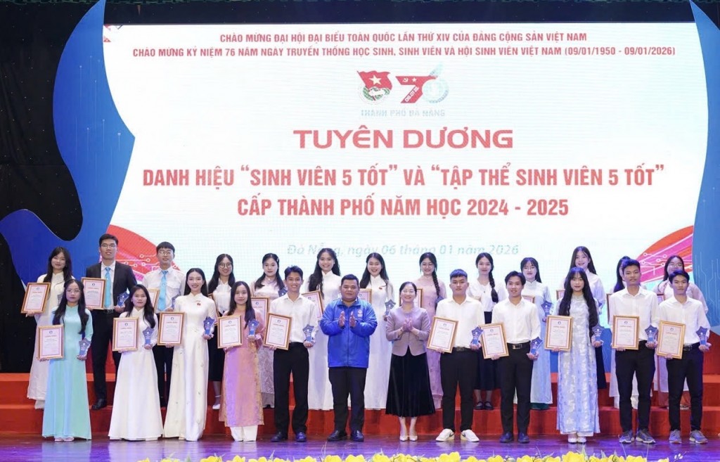 Năm học 2024 – 2025, thành phố Đà Nẵng đã có 1.909 cá nhân, 38 tập thể đạt danh hiệu “Sinh viên 5 tốt”, “Tập thể sinh viên 5 tốt” cấp trường