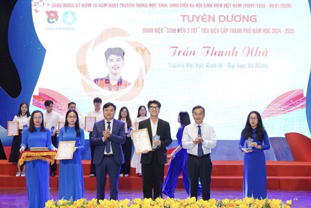 Thành đoàn Đà Nẵng tuyên dương 167 cá nhân, 11 tập thể đạt danh hiệu “Sinh viên 5 tốt”, “Tập thể sinh viên 5 tốt” cấp thành phố