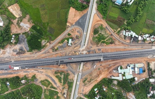 Nhiều loại phương tiện sẽ bị cấm vào cao tốc La Sơn - Hòa Liên