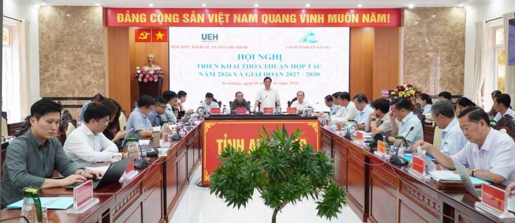 Quang cảnh buổi làm việc (ảnh: Trúc Linh)