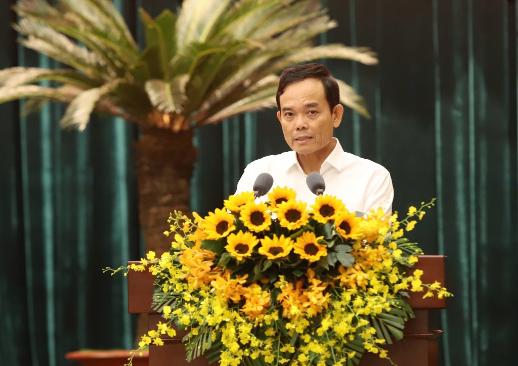 Bí thư Thành ủy TP Hồ Chí Minh Trần Lưu Quang phát biểu tại hội nghị Bí thư Thành ủy TP Hồ Chí Minh Trần Lưu Quang phát biểu tại hội nghị