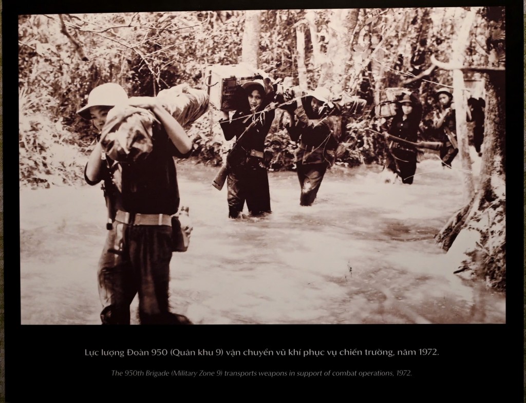 Thời thanh xuân trên tuyến đường 1C huyền thoại Thời thanh xuân trên tuyến đường 1C huyền thoại